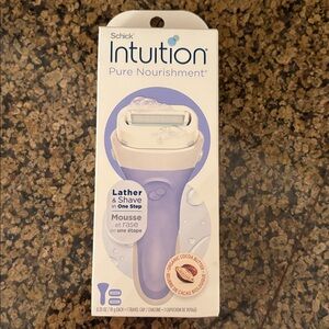 Schick Intuition Pure Nourishment Razor NWT